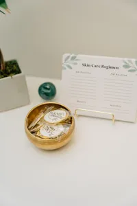 CustomPhoneWalletsNow.com - Metal Keychain