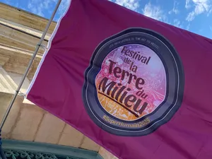 CustomPhoneWalletsNow.com - Rectangle Flag