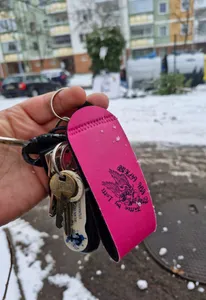 CustomPhoneWalletsNow.com - Neoprene Keychain