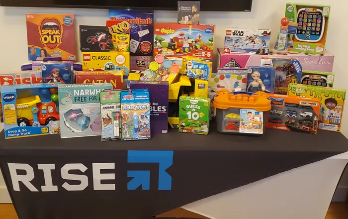 CustomPhoneWalletsNow.com