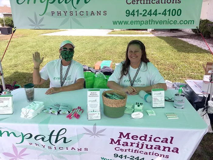 CustomPhoneWalletsNow.com