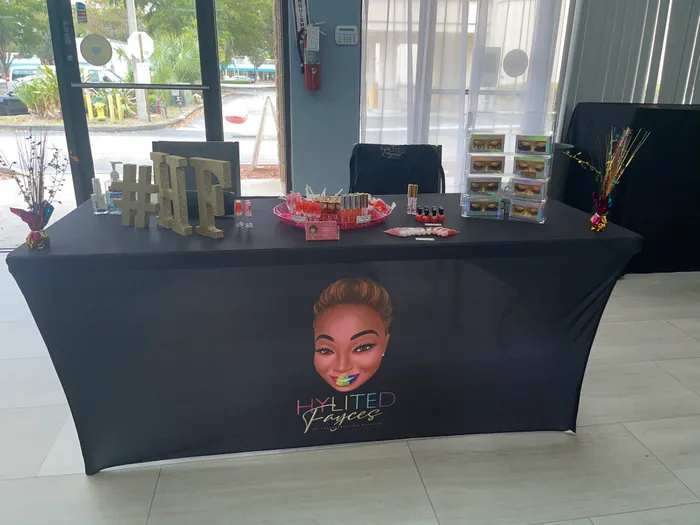 CustomPhoneWalletsNow.com