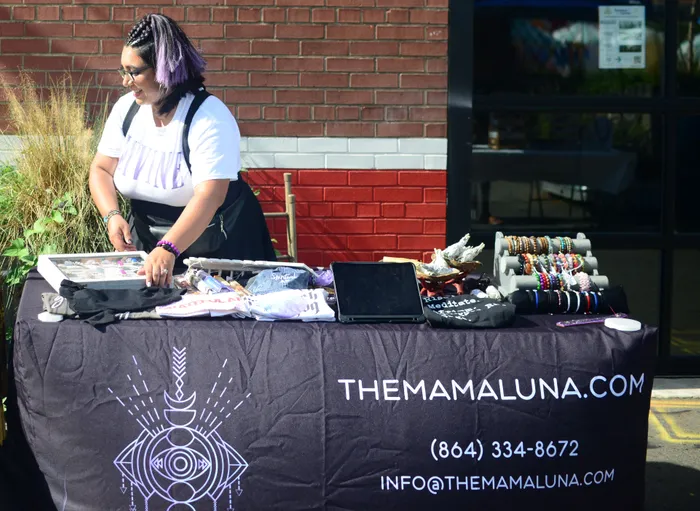 CustomPhoneWalletsNow.com