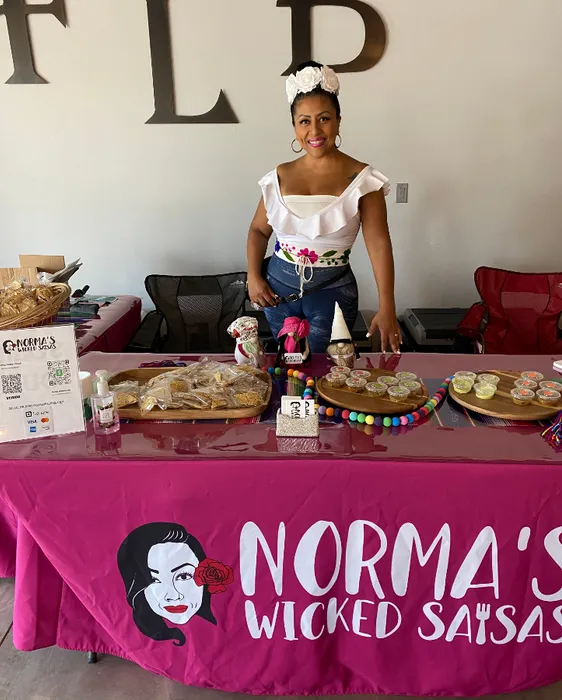 CustomPhoneWalletsNow.com