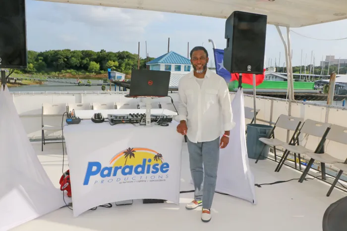 CustomPhoneWalletsNow.com