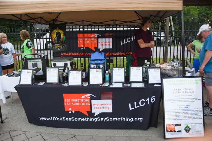 CustomPhoneWalletsNow.com