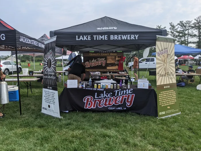 CustomPhoneWalletsNow.com