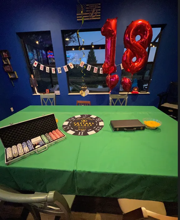 CustomPhoneWalletsNow.com