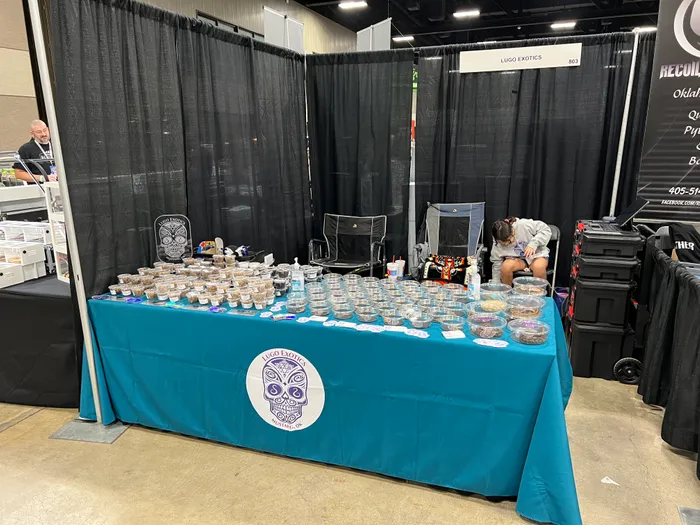 CustomPhoneWalletsNow.com