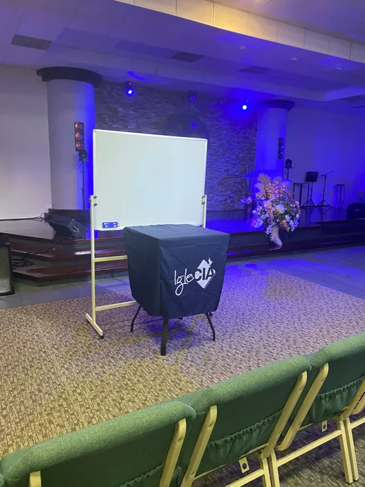 CustomPhoneWalletsNow.com