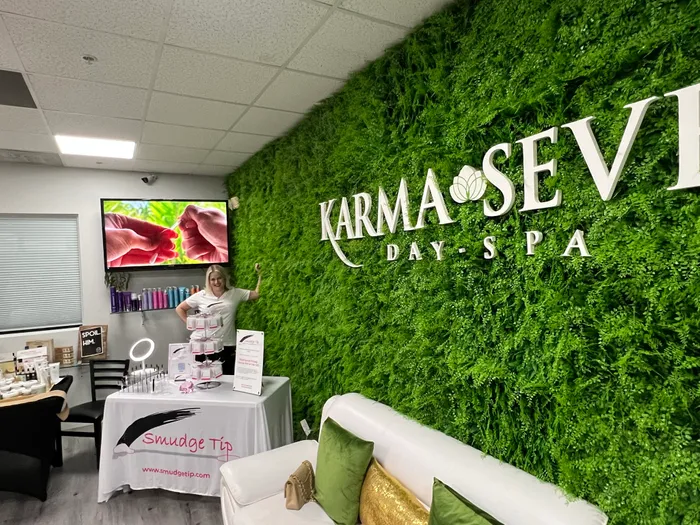 CustomPhoneWalletsNow.com