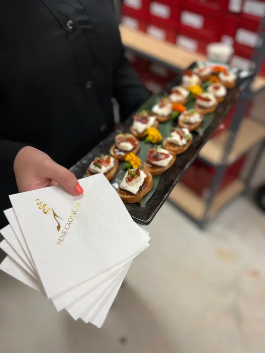 CustomPhoneWalletsNow.com