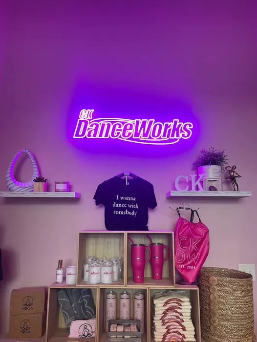 CustomPhoneWalletsNow.com