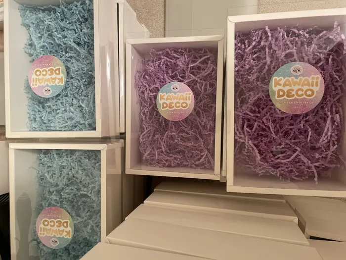 CustomPhoneWalletsNow.com - Circle Stickers