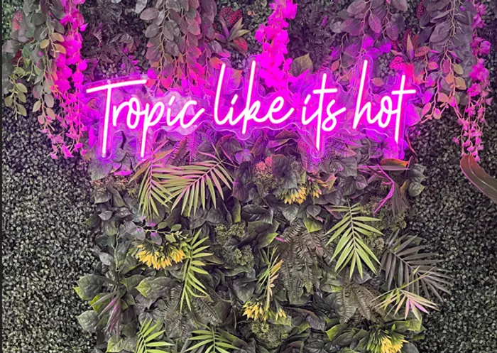 CustomPhoneWalletsNow.com - Custom Neon Sign