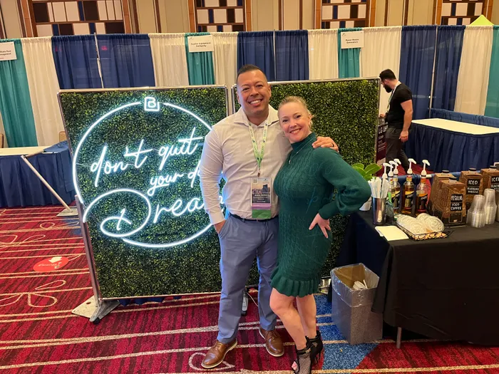 CustomPhoneWalletsNow.com - Artwork Neon Sign