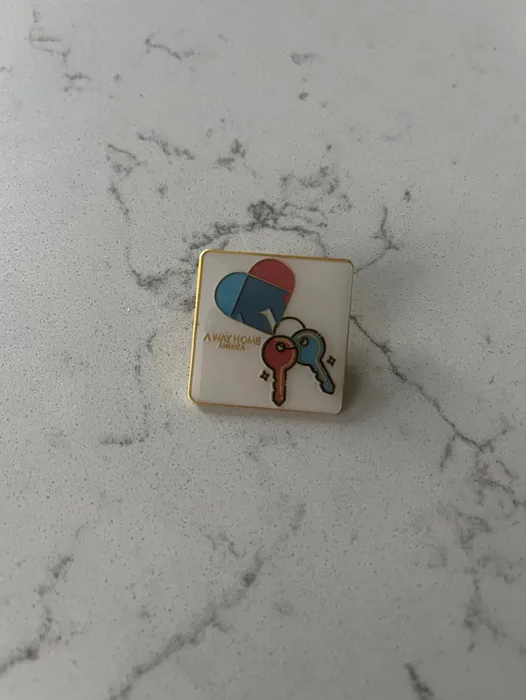 CustomPhoneWalletsNow.com - Soft Enamel Pin