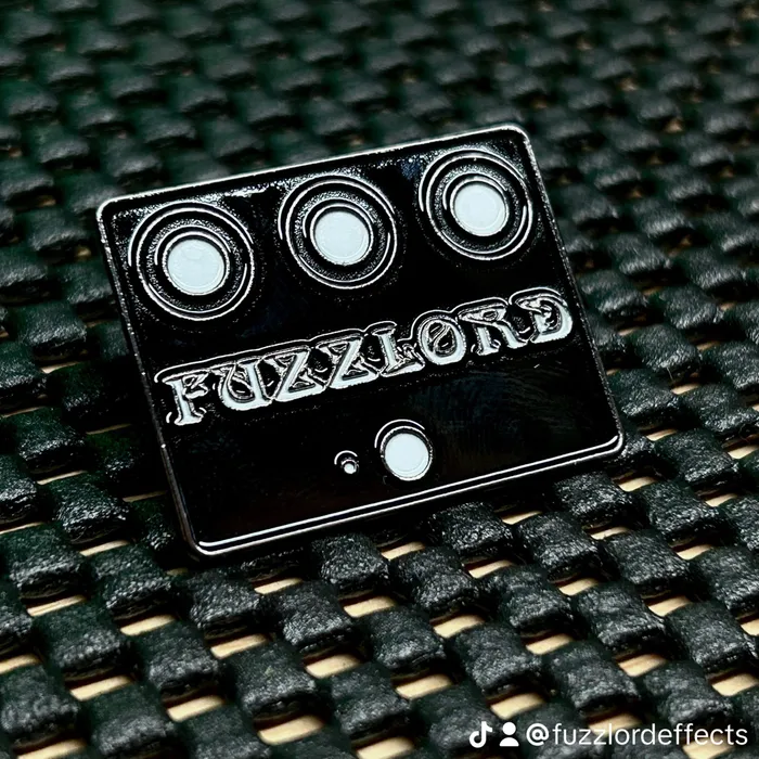 CustomPhoneWalletsNow.com - Soft Enamel Pin