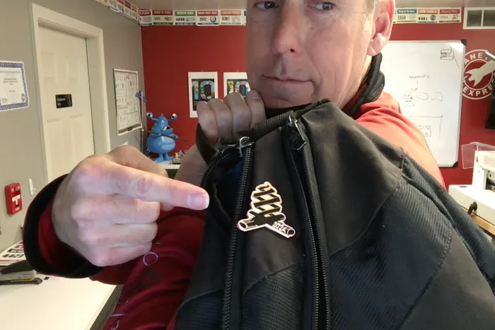 CustomPhoneWalletsNow.com - Soft Enamel Pin