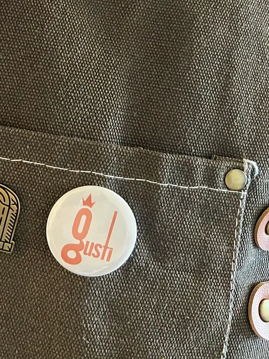 CustomPhoneWalletsNow.com - Round Button