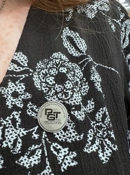 CustomPhoneWalletsNow.com - Die Struck Pin