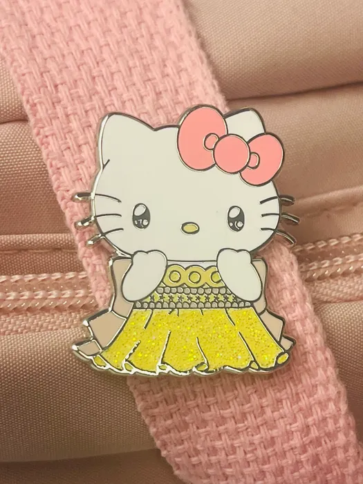 CustomPhoneWalletsNow.com - Hard Enamel Pin