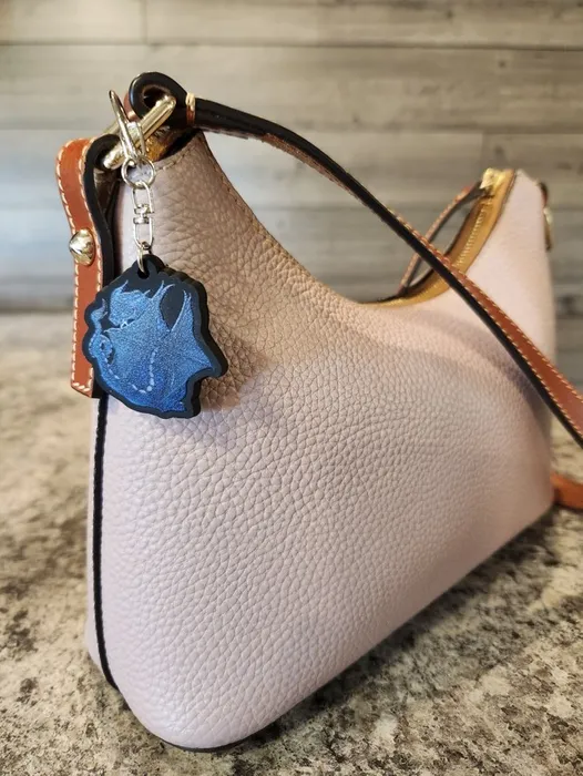 CustomPhoneWalletsNow.com - PVC Keychain