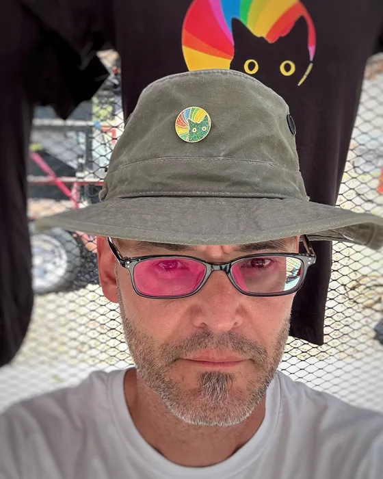 CustomPhoneWalletsNow.com - Hard Enamel Pin