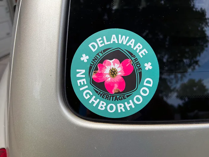 CustomPhoneWalletsNow.com - Circle Stickers