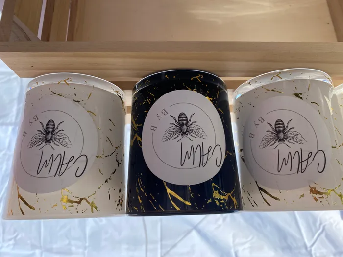 CustomPhoneWalletsNow.com - Circle Stickers