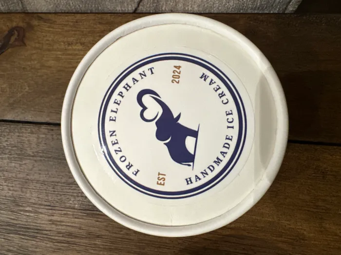 CustomPhoneWalletsNow.com - Circle Stickers