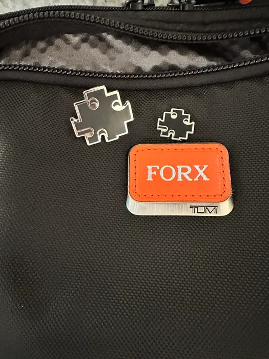 CustomPhoneWalletsNow.com - Hard Enamel Pin