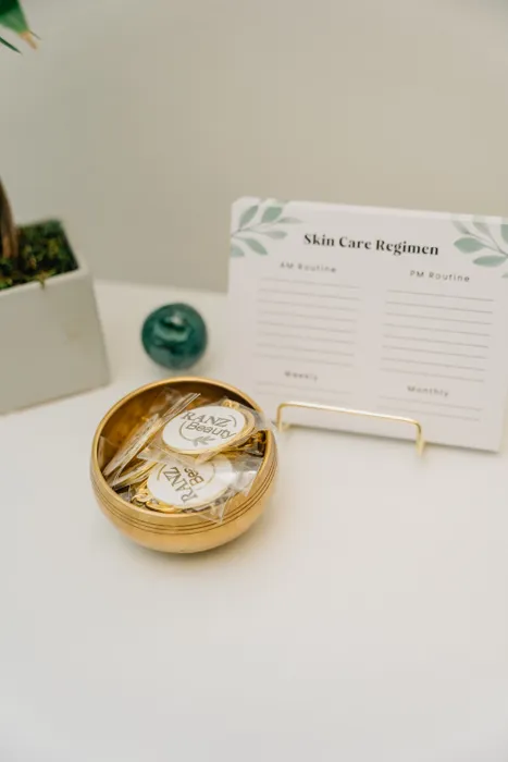 CustomPhoneWalletsNow.com - Metal Keychain