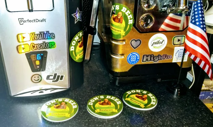 CustomPhoneWalletsNow.com - Circle Stickers