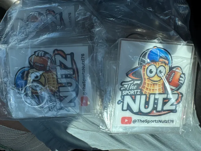 CustomPhoneWalletsNow.com - Acrylic Keychain