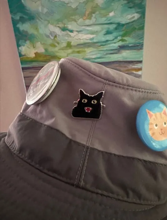 CustomPhoneWalletsNow.com - Hard Enamel Pin