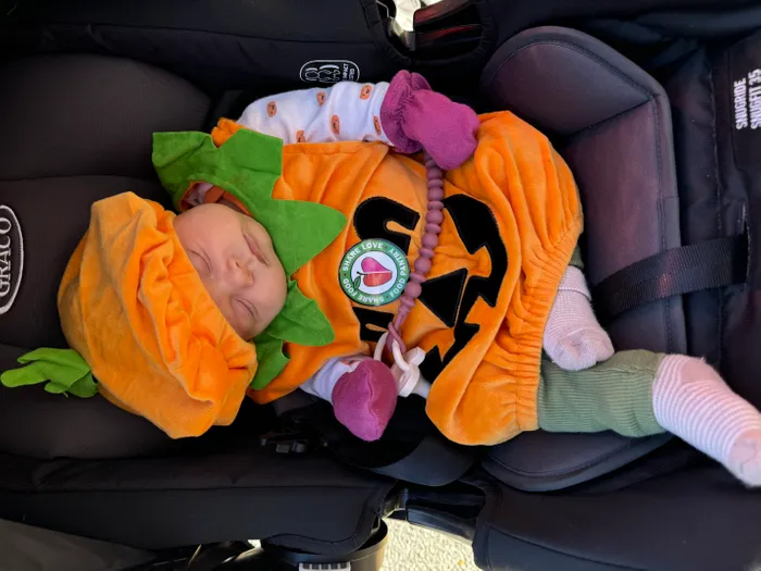 CustomPhoneWalletsNow.com - Circle Stickers