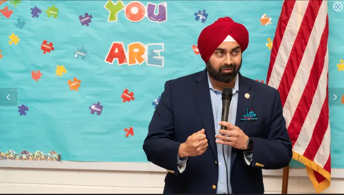 CustomPhoneWalletsNow.com - Embroidered Patches