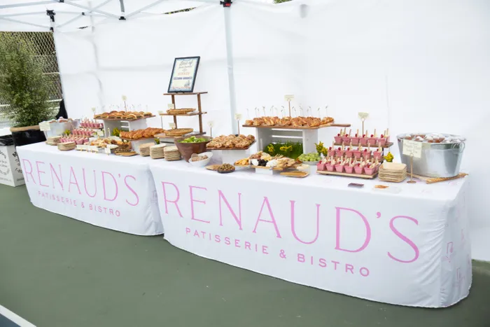 CustomPhoneWalletsNow.com - Custom Rectangle Table Covers