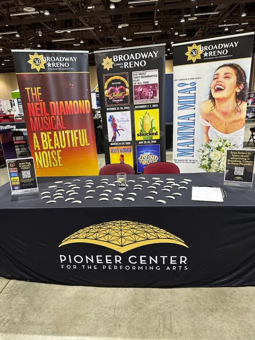 CustomPhoneWalletsNow.com - Custom Rectangle Table Covers