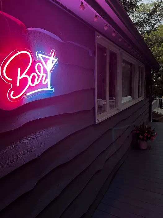 CustomPhoneWalletsNow.com - Oh Cocktail Bar Neon Sign