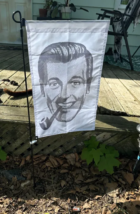 CustomPhoneWalletsNow.com - Garden Flag