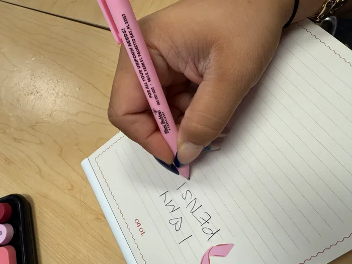 CustomPhoneWalletsNow.com - Easy Click Minimalist Plastic Ball Pen