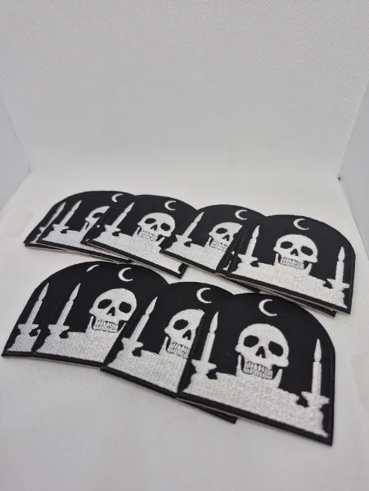 CustomPhoneWalletsNow.com - Embroidered Patches Deal