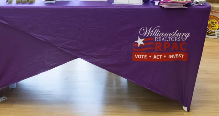 CustomPhoneWalletsNow.com - Custom Rectangle Table Covers