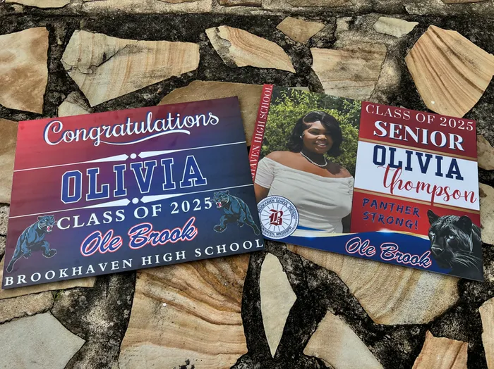 CustomPhoneWalletsNow.com - Graduation Outdoor Yard Sign