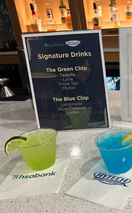 CustomPhoneWalletsNow.com - Custom Beverage Napkin