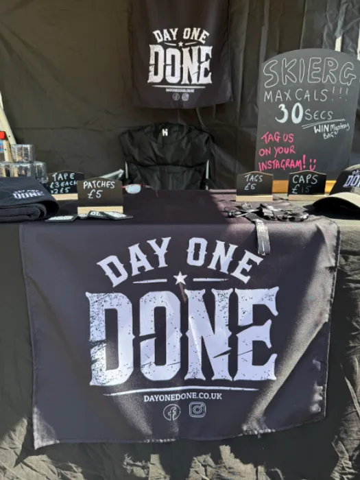 CustomPhoneWalletsNow.com - Table Runner