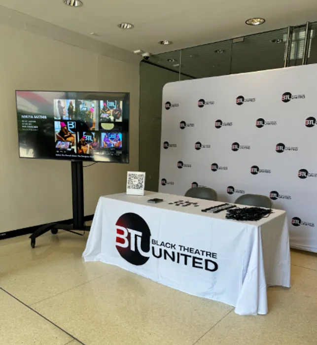 CustomPhoneWalletsNow.com - Custom Rectangle Table Covers