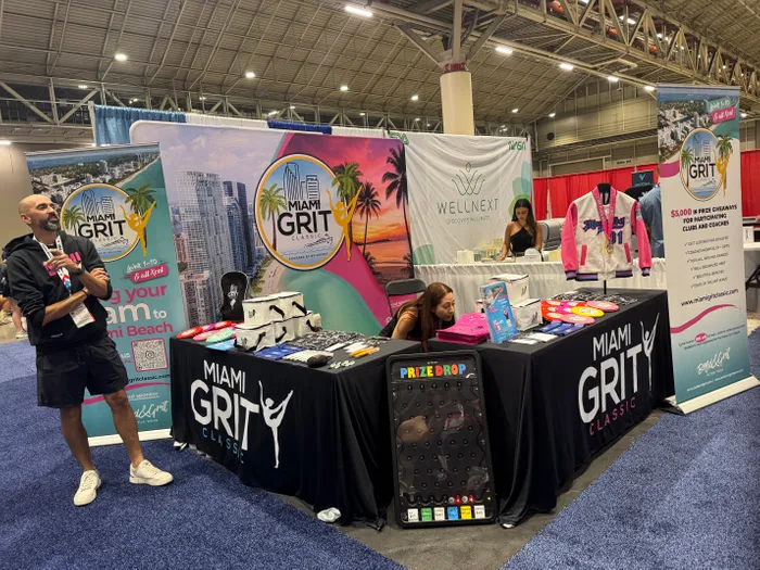 CustomPhoneWalletsNow.com - Custom Rectangle Table Covers